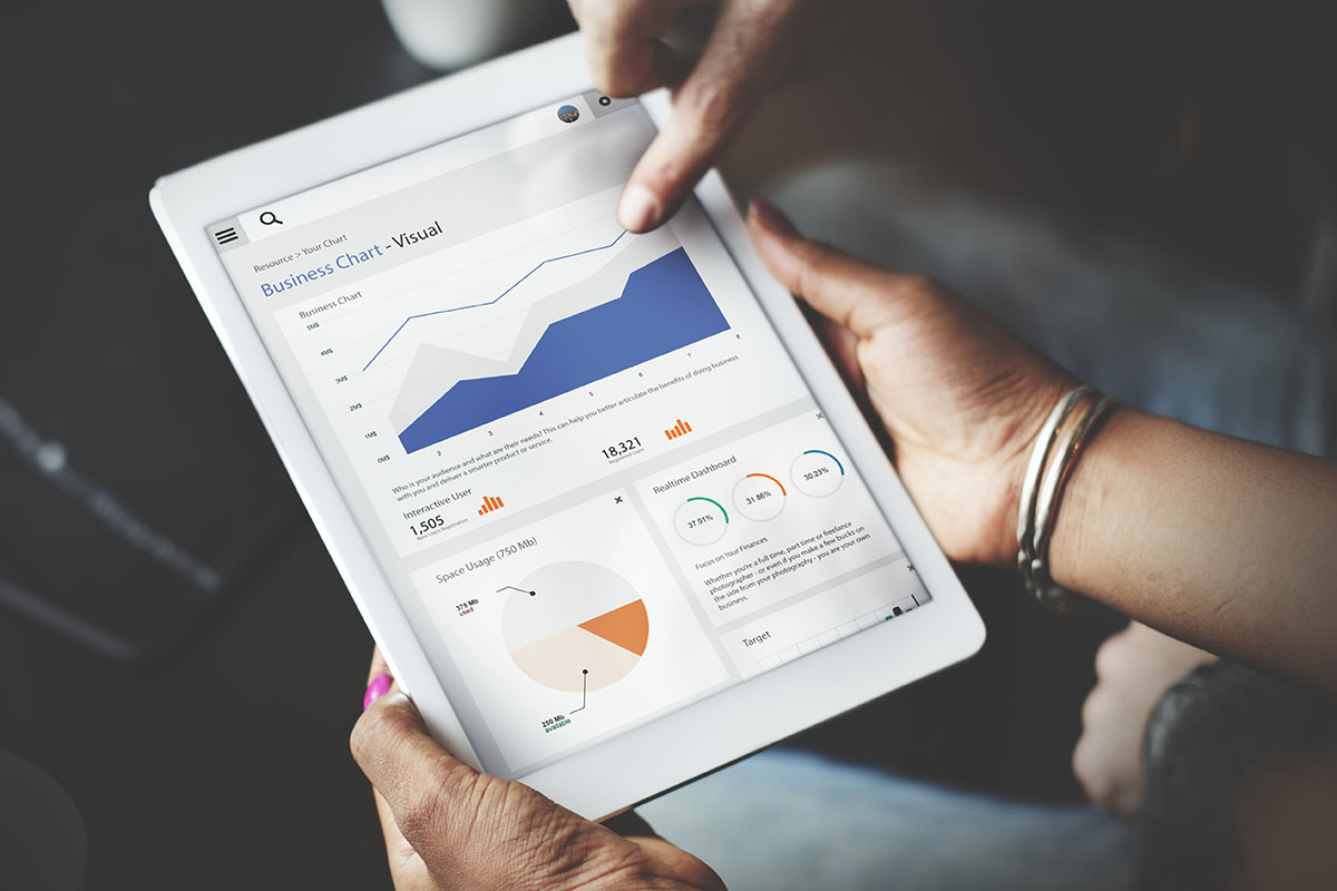 customer feedback, qualitative and quantitative data, numerical data